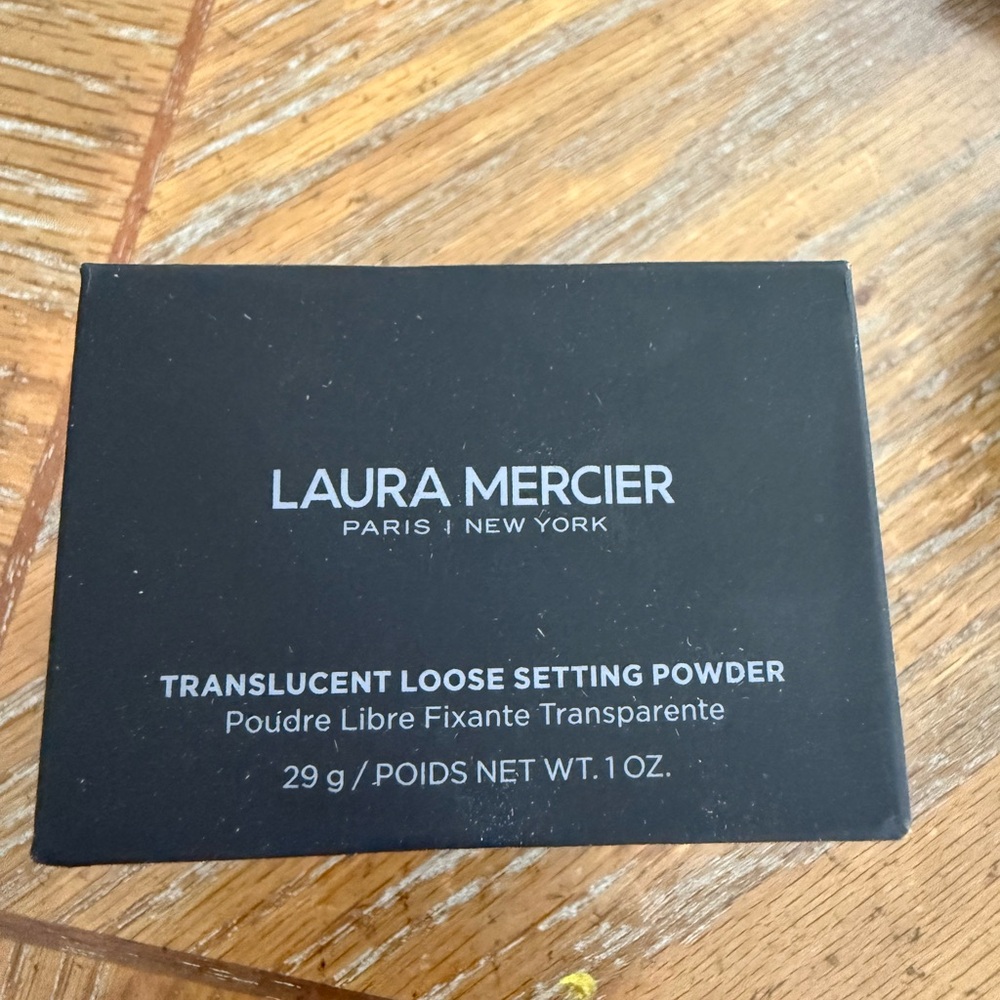 Laura Mercier Translucent Loose Setting Powder - Black Box